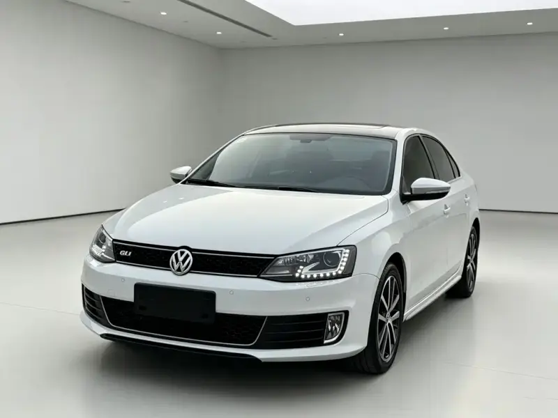 Volkswagen Sagitar, 2015