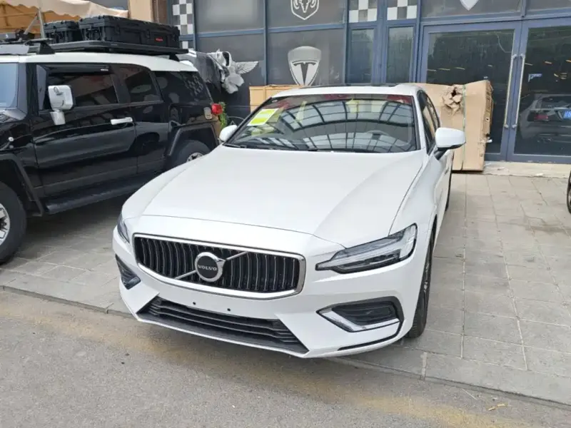 Volvo S60, 2025