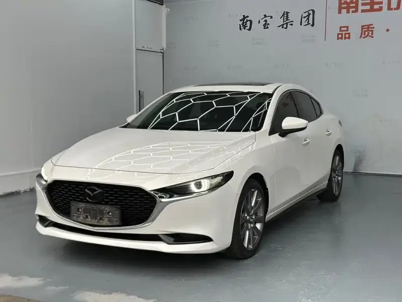 Mazda 3 Axela, 2022