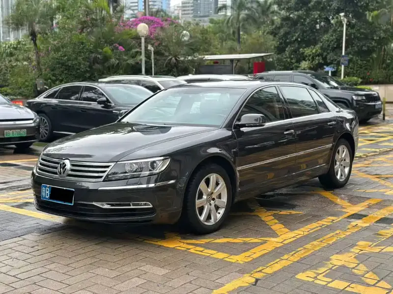 Volkswagen Phaeton, 2013