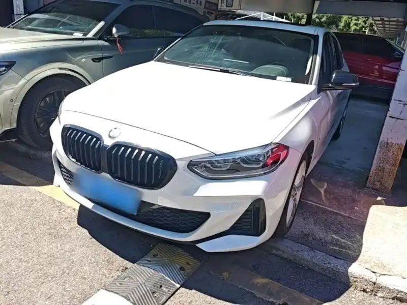 BMW 1 Series, 2022