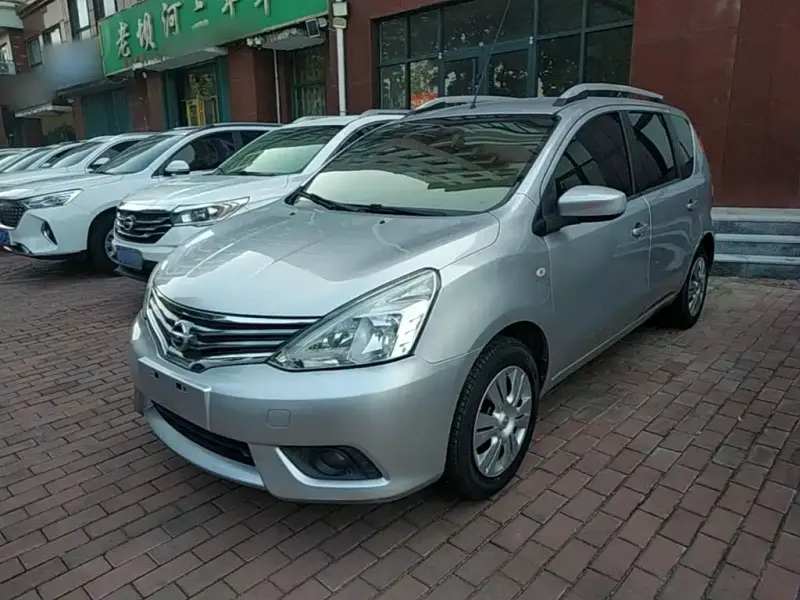 Nissan Livina, 2015