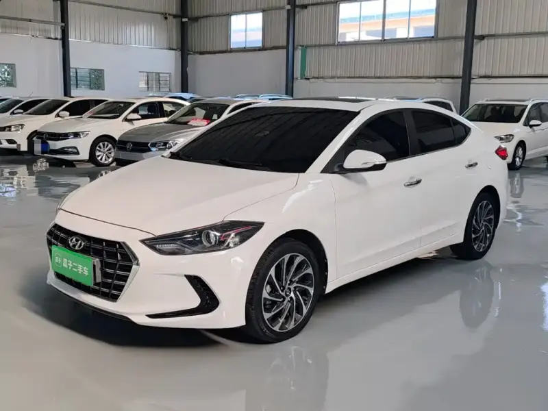 Hyundai Elantra, 2020 — фото 1