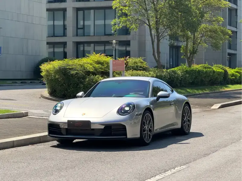 Porsche 911, 2025