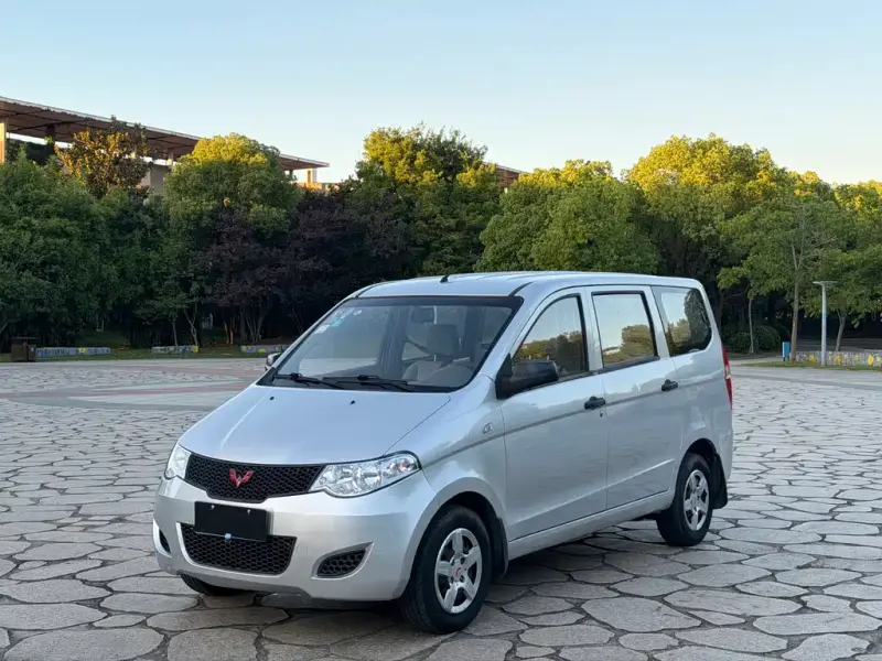 Wuling Hongguang, 2015