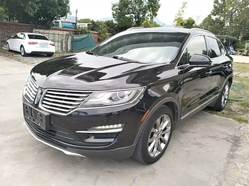 Lincoln MKC, 2015