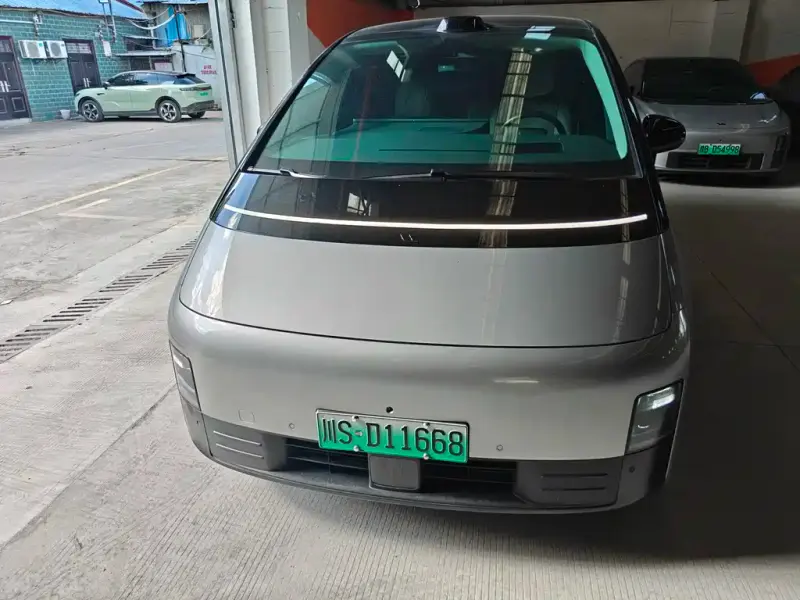Li Auto Li MEGA, 2024