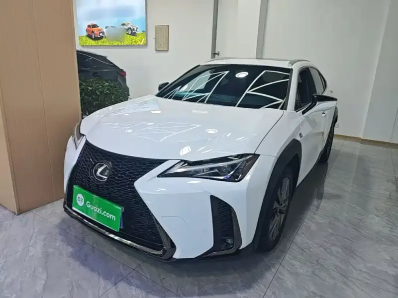 Lexus UX, 2021