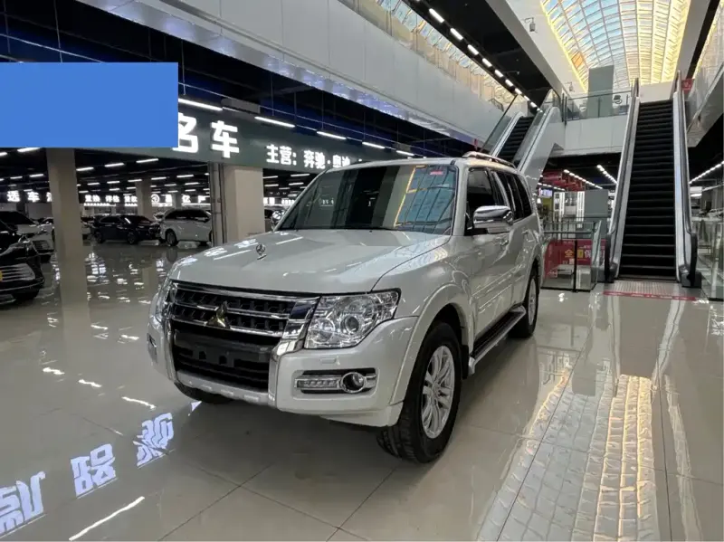Mitsubishi Pajero (Import), 2019