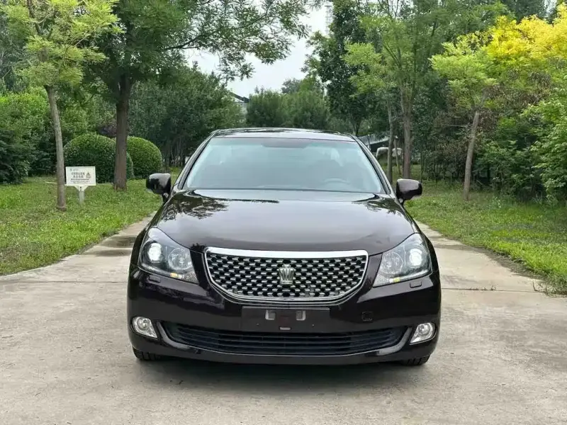 Toyota Crown, 2012