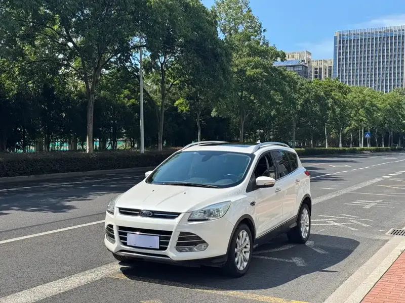 Ford Kuga, 2015