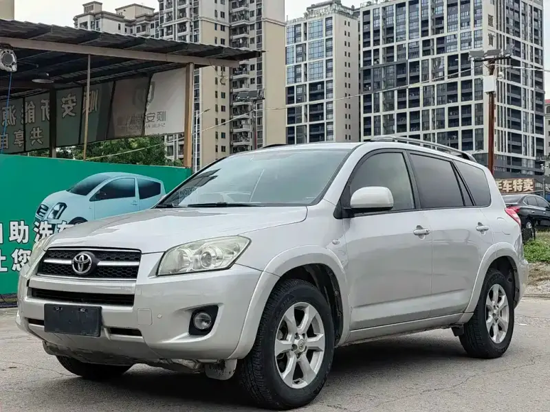 Toyota RAV4, 2010