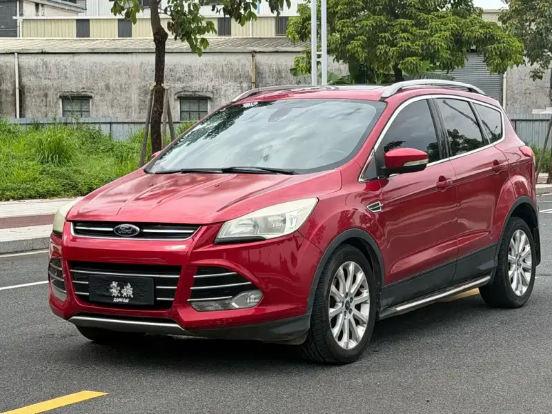 Ford Kuga, 2013