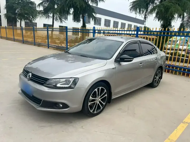 Volkswagen Sagitar, 2015