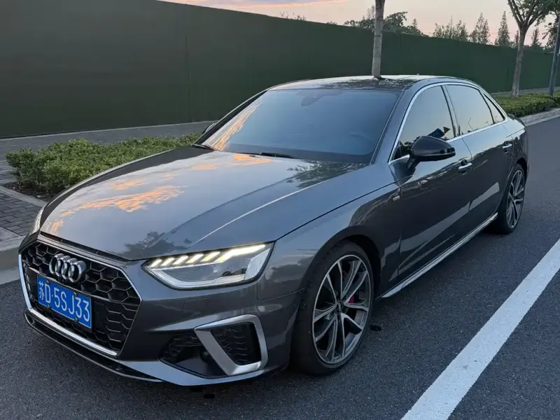 Audi A4L, 2020