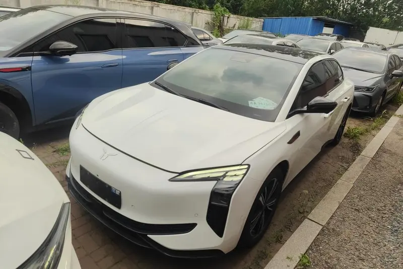 Hongqi EH7, 2024