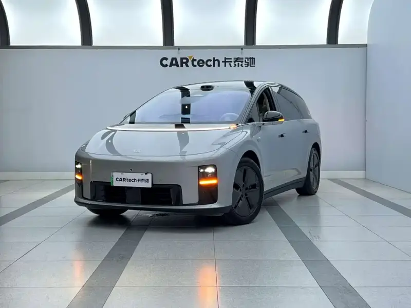 Li Auto i8, 2025