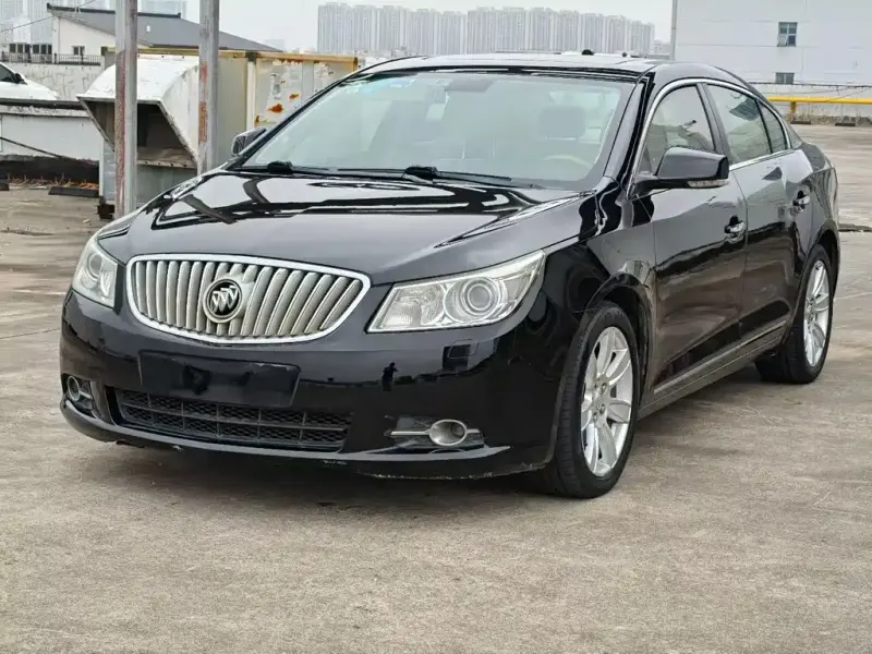 Buick LaCrosse, 2011