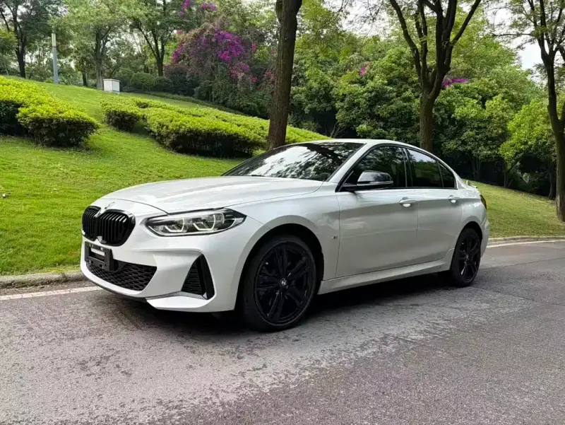 BMW 1 Series, 2022