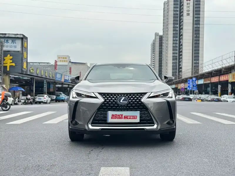 Lexus UX, 2022
