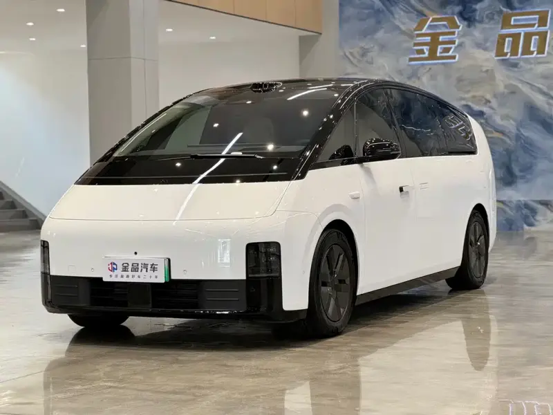 Li Auto Li MEGA, 2025
