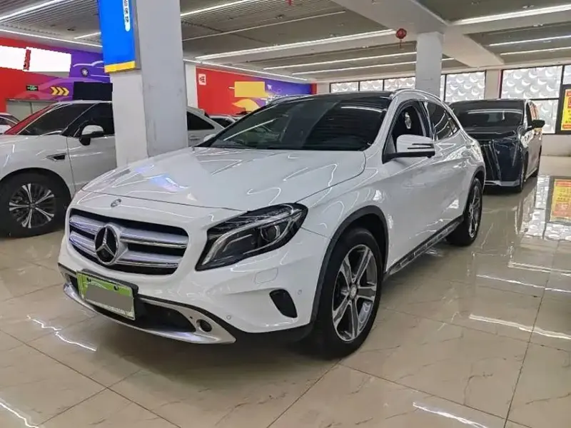 Mercedes-Benz GLA, 2015