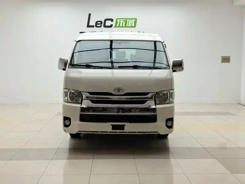 Toyota Hiace, 2014