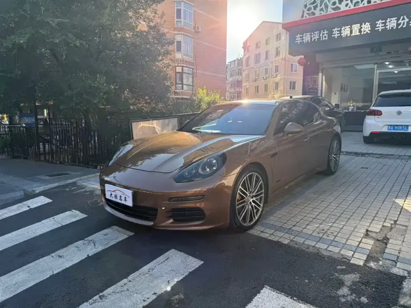 Porsche Panamera, 2015