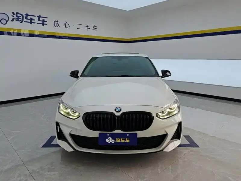 BMW 1 Series, 2022