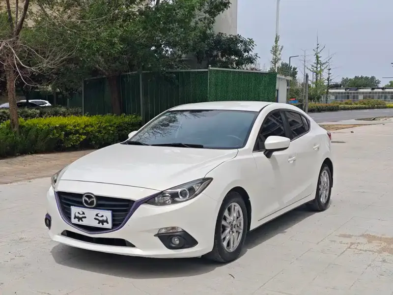Mazda 3 Axela, 2015