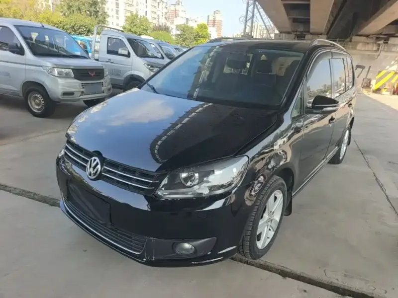 Volkswagen Touran, 2015