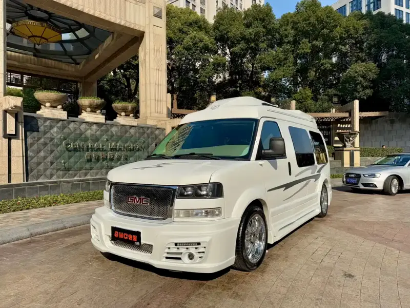 GMC Savana, 2013