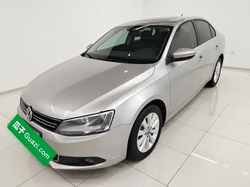 Volkswagen Sagitar, 2015