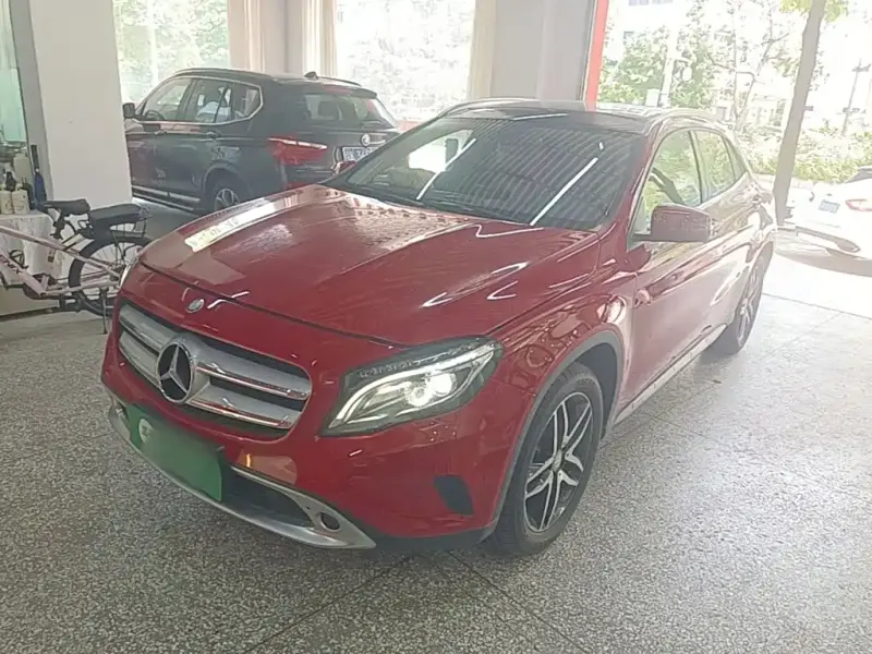 Mercedes-Benz GLA, 2015