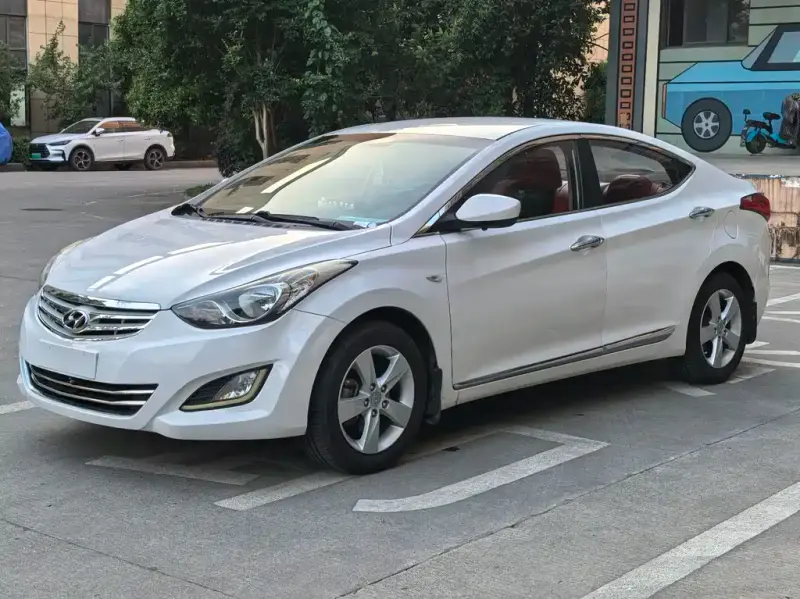 Hyundai Elantra Langdong, 2013