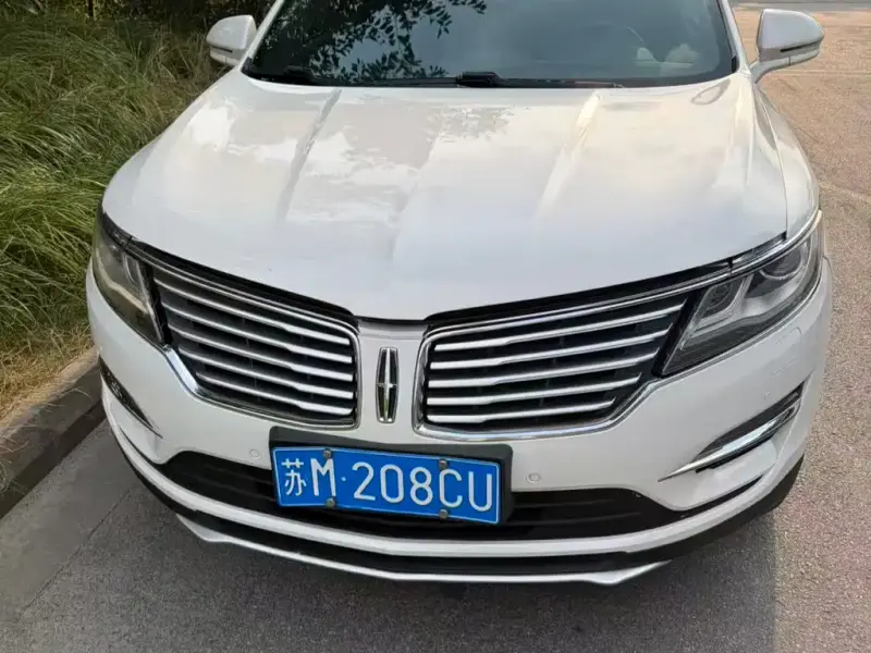 Lincoln MKC, 2015