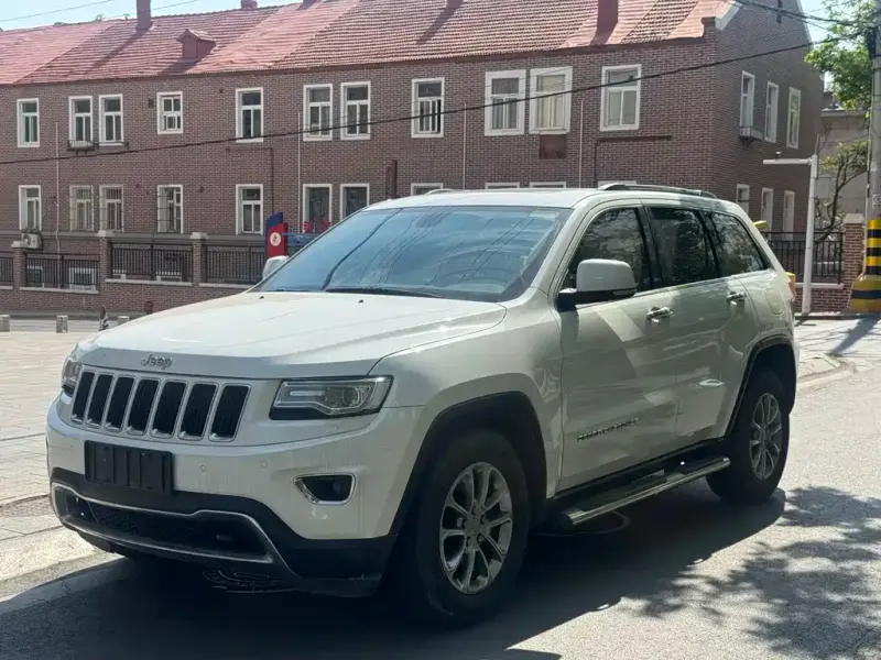 Jeep Grand Cherokee (Import), 2015