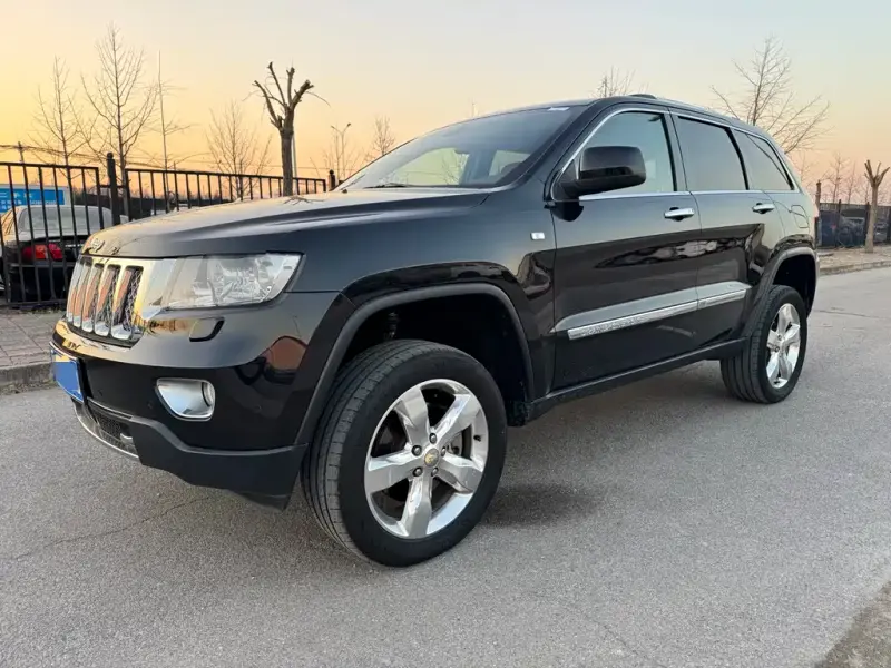 Jeep Grand Cherokee (Import), 2013
