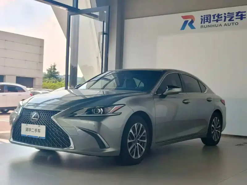 Lexus ES, 2023