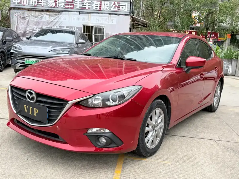 Mazda 3 Axela, 2015