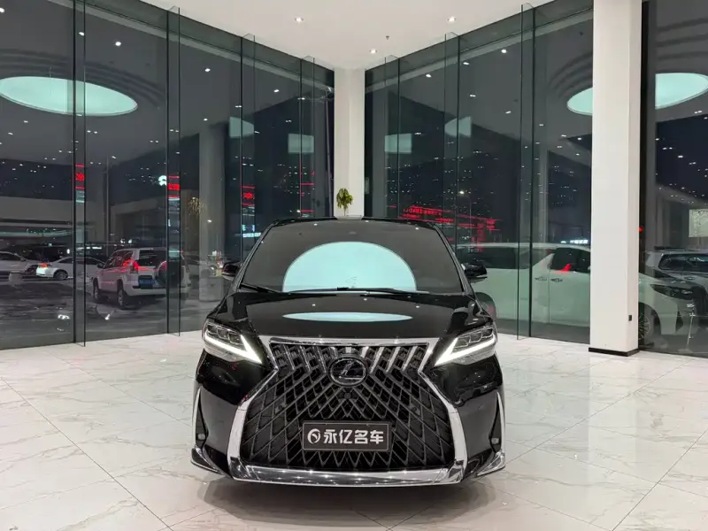 Lexus LM, 2023
