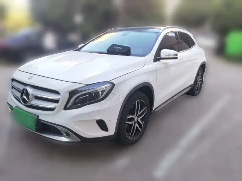 Mercedes-Benz GLA, 2015