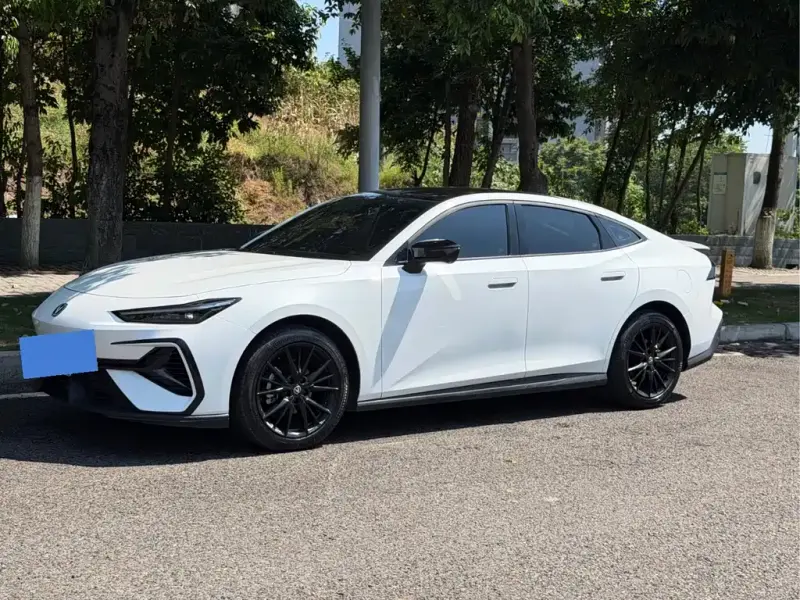 Changan UNI-V, 2025