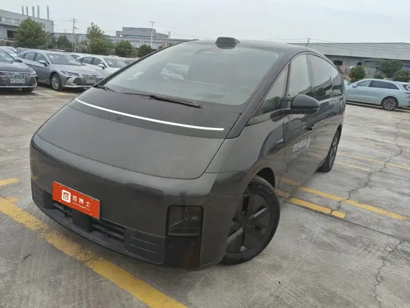 Li Auto Li MEGA, 2024