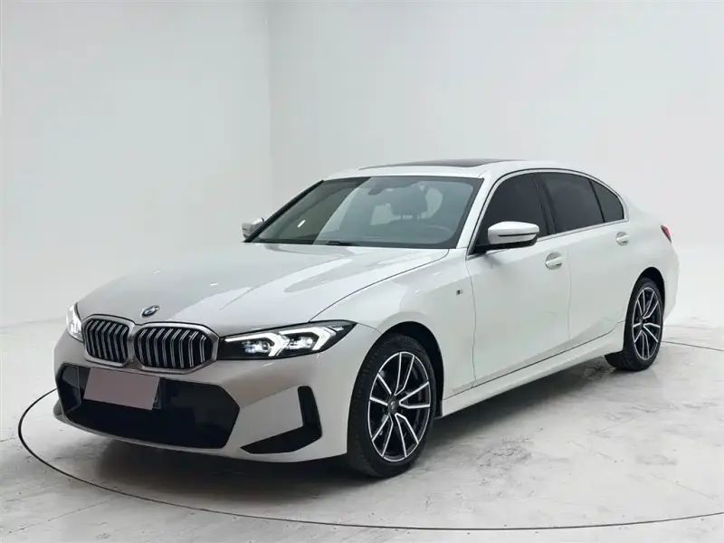 BMW 3 Series, 2022