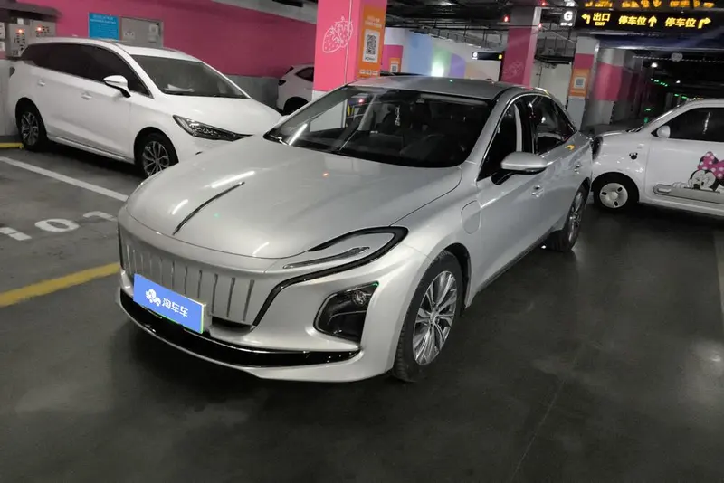 Hongqi E-QM5, 2024