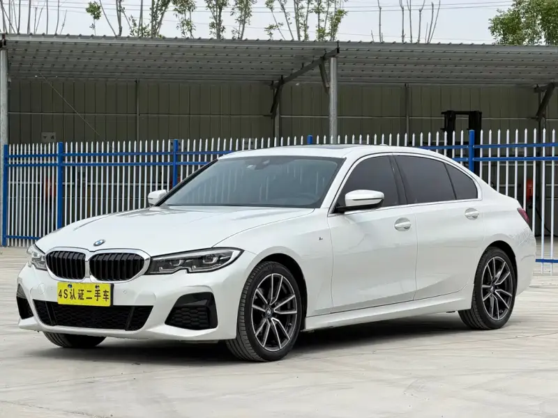 BMW 3 Series, 2022