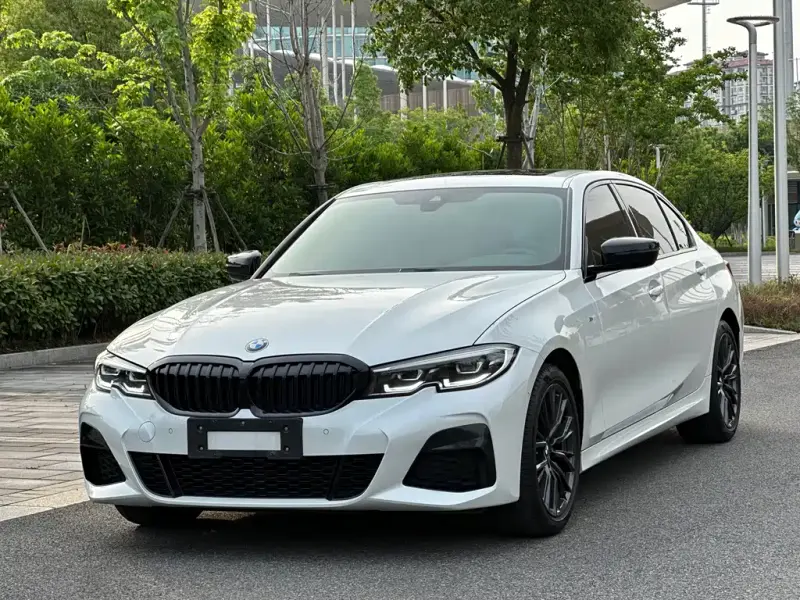 BMW 3 Series, 2022