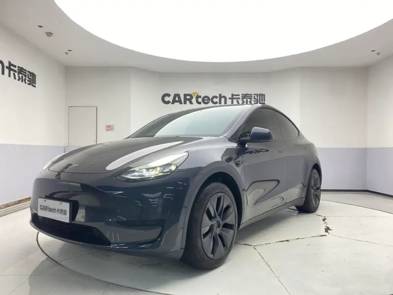 Tesla Model Y, 2024