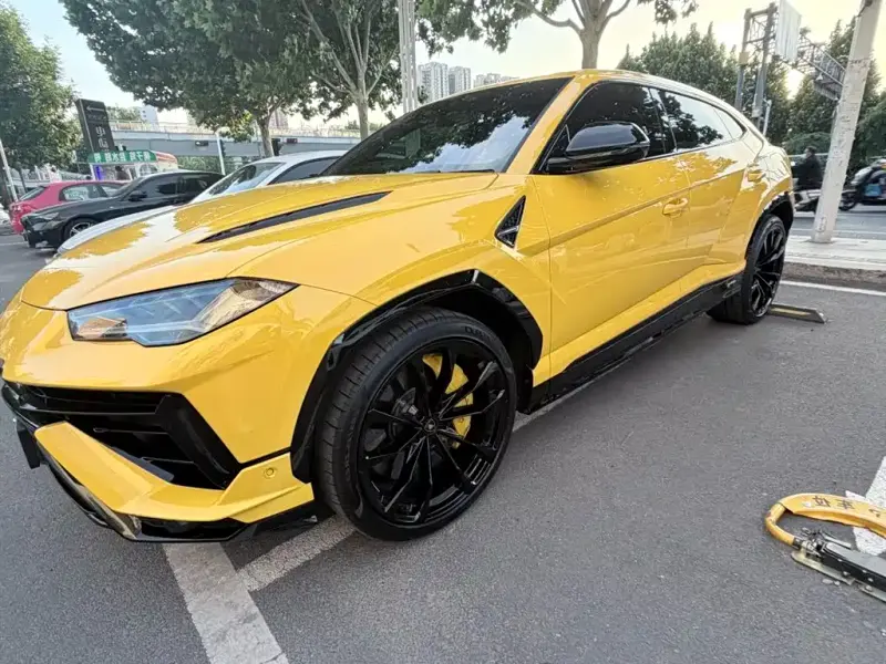 Lamborghini Urus, 2024
